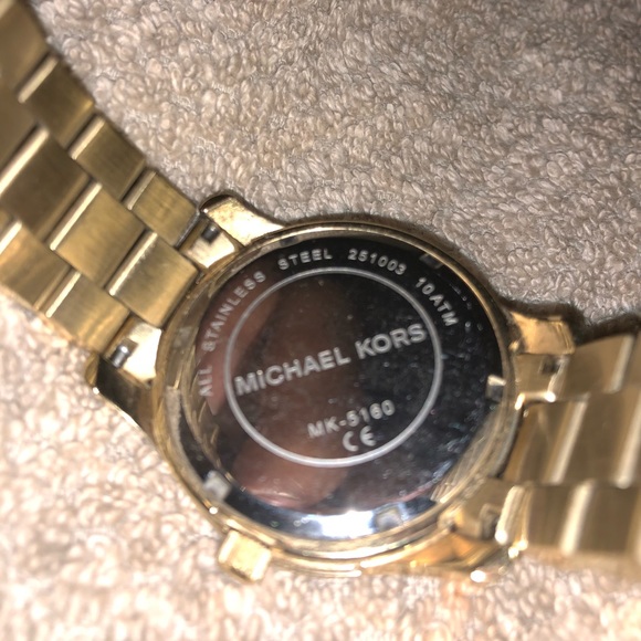 Men’s Michael Kors Gold Tone watch. - Picture 2 of 5